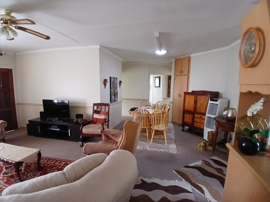 To Let 3 Bedroom Property for Rent in Fleurdal Free State